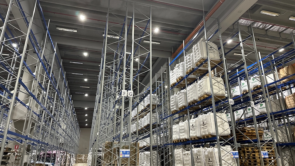 Proiettori LED industriali per capannoni ad alta efficienza