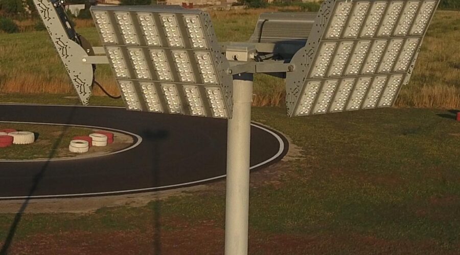 Illuminazione led pista di go-kart con proiettori industriali led da 600 watt