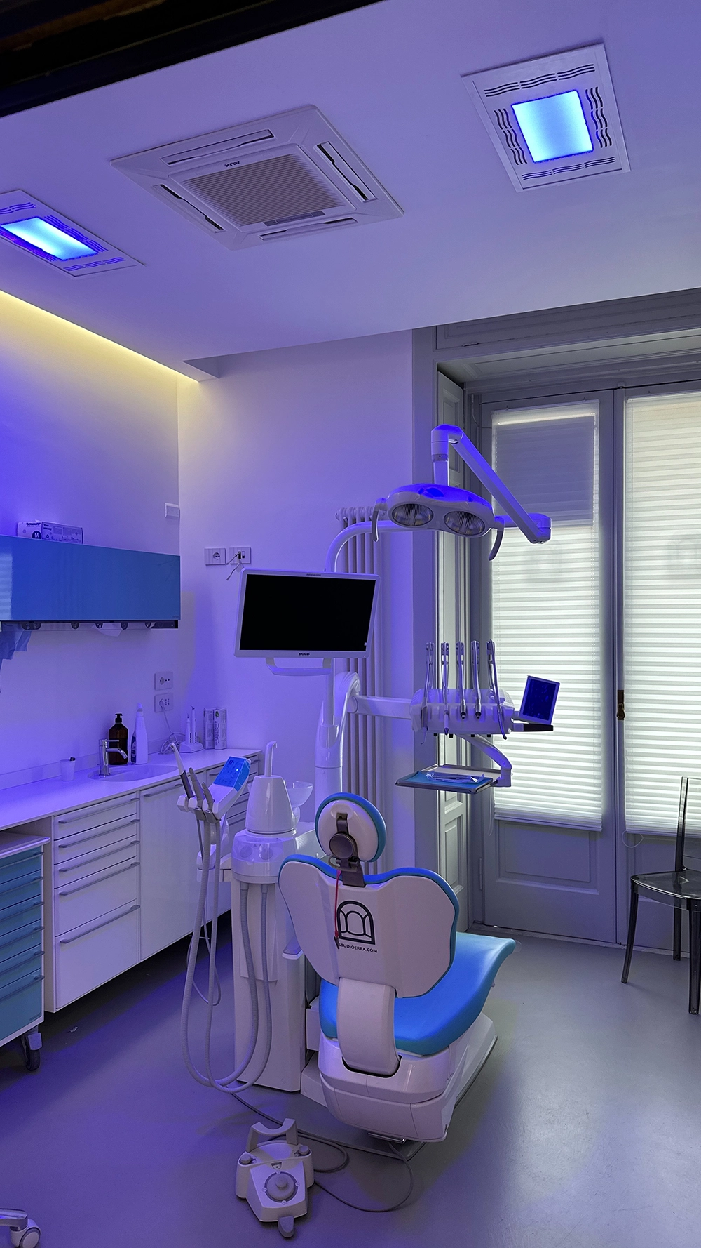 illuminazione ambulatorio medico con plafoniera modello medalux antivirus e antibatteriche