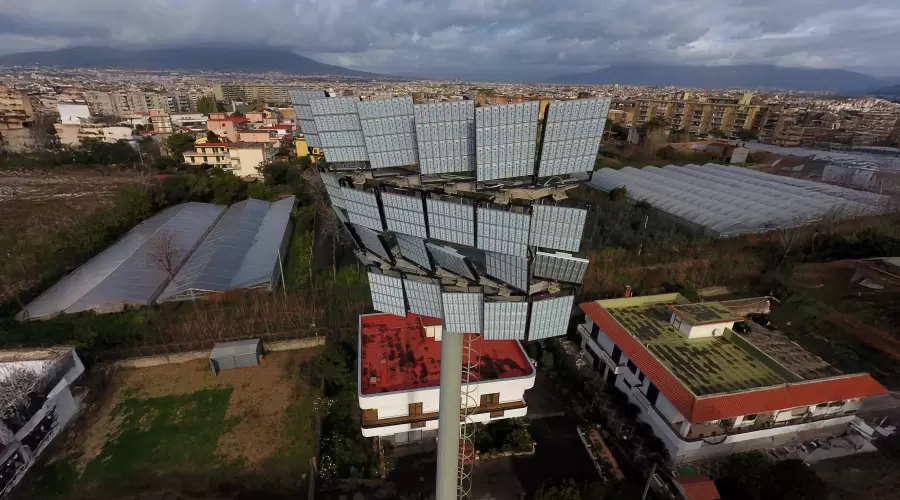 torre faro presso il campo di calcio della Juve Stabia con proiettori industriali led da 600 e 900 watt