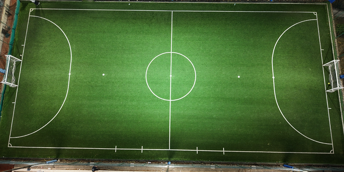 Campo da calcio a 5 di Venticano illuminato con proiettori LED Draco 180 Evo
