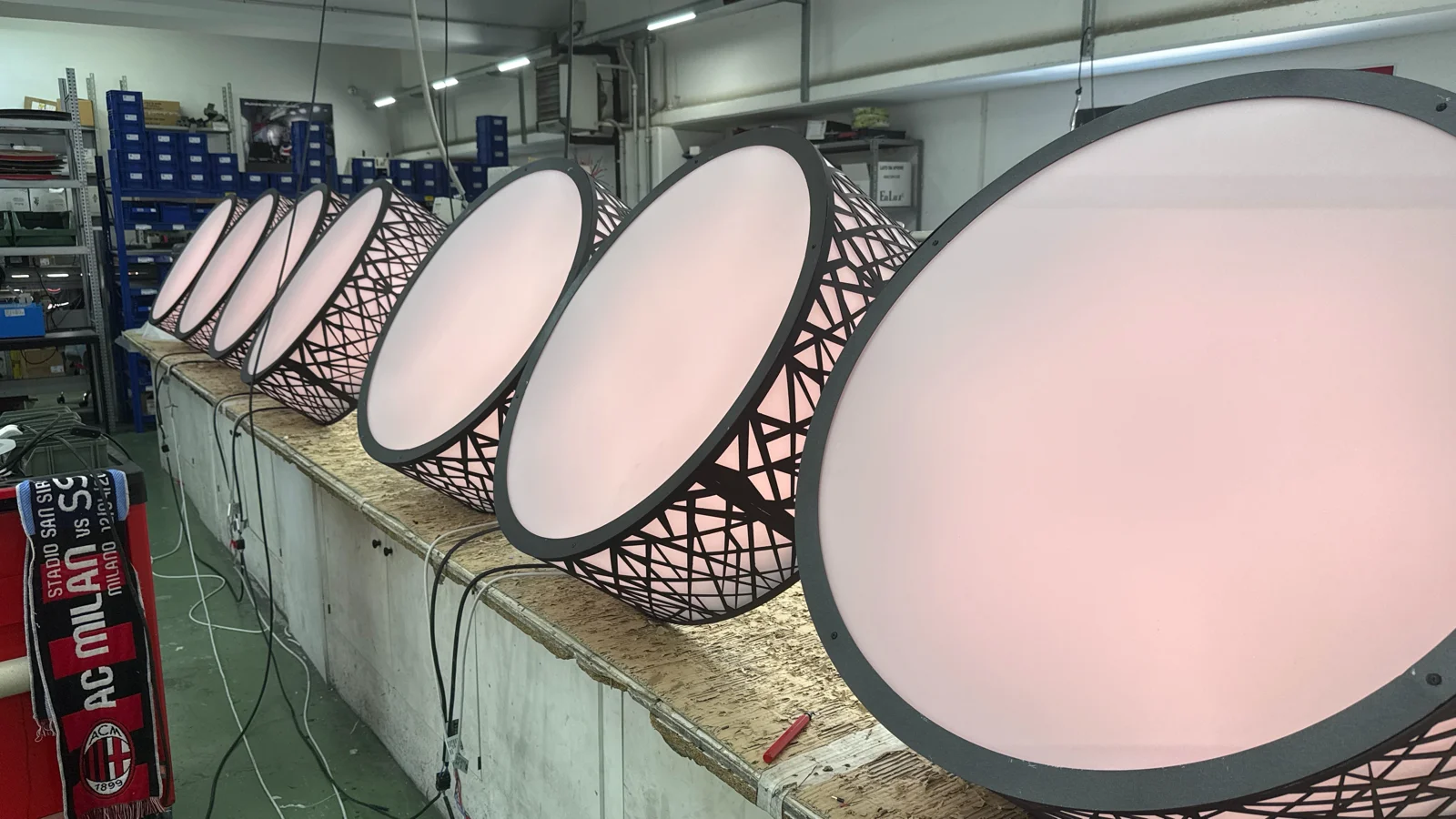 Lampade LED RGBW su misura realizzate con il Metodo RIGEN
