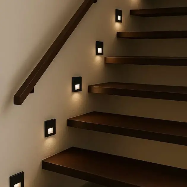 LIPS Xela: segnapasso LED per interni a 24 V